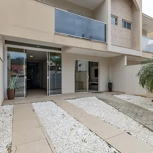 Ampla E Agradavel Casa Com Jacuzzi Na De Bombas , Bombinhas Brasil